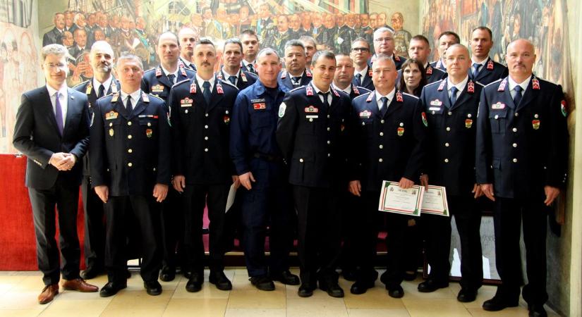 Dunaújvárosi díjazottak példamutató szolgálatteljesítésért, eredményes munkáért
