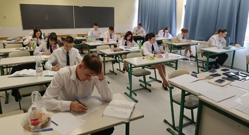 Megizzadtak a diákok a magyar érettségin