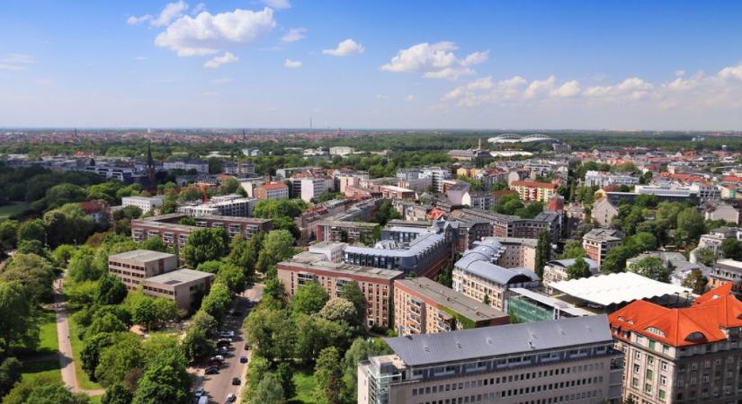 Autó hajtott emberek közé Lipcsében, ketten meghaltak