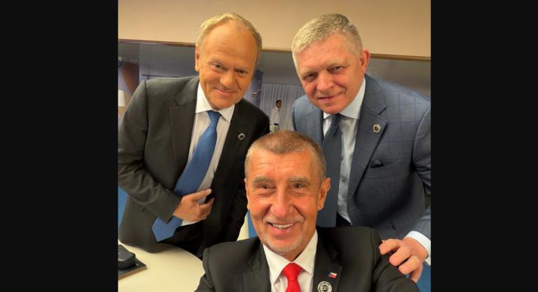 Robert Fico a V4-ekről: A három muskétás a negyedikre vár