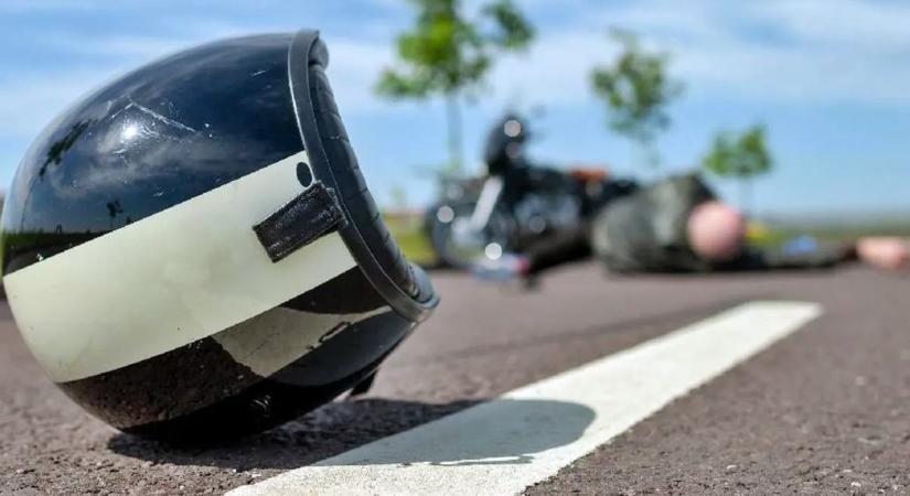 Teherautóval ütköztek – A motoros és utasa is maradandó egészségkárosodást szenvedett