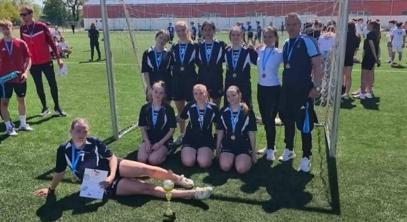 Bronzéremmel zárták a Fair Play Cupot a tatabányai Árpád Gimnázium focistái