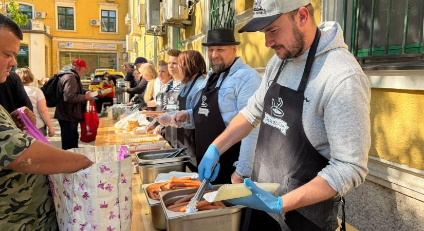 Ismét egy Boldog délutánt teremtettek a dunaújvárosi jótevők – képgalériával