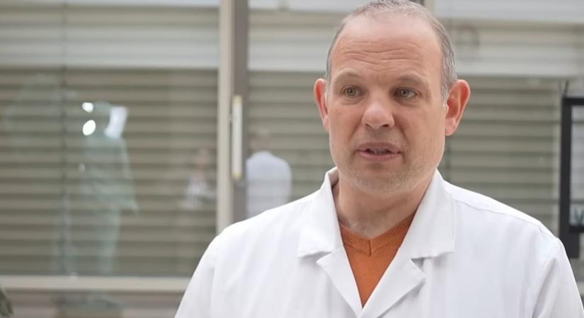 „Vagy azonnal beavatkozunk, vagy meghal” – megszólalt a magyar főorvos, aki hét perc alatt varrt össze egy szívet az utcán