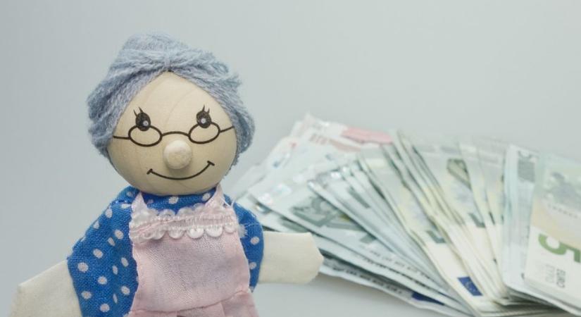 Kezdődik az áprilisi nyugdíjak kifizetése