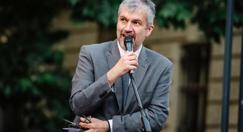 Hadházy Ákos úgy tudja, Balásy Gyula egyike azoknak, akiknek a külföldre utalt milliárdjait megfogta a NAV