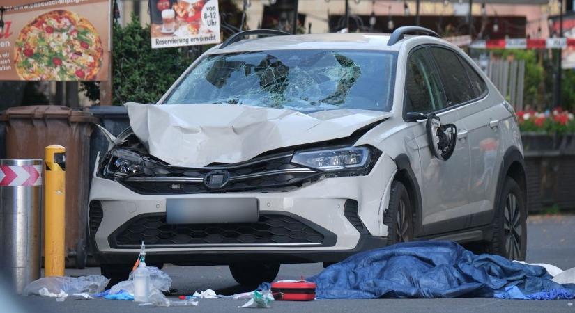 Autó hajtott emberek közé Lipcsében, többen meghaltak