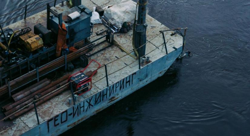 Kiterítették a lapjaikat az oroszok: kiderült, mennyi pénzt kerestek a Hormuzi-szoros lezárásán