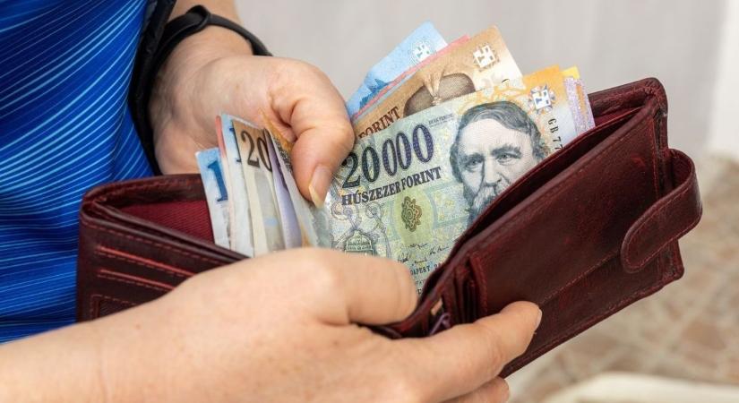 Megjöttek a friss számok: ennyit keresnek most a magyarok – sokakat sokkolhat