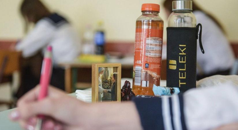 Ez vár ma a matematikából az érettségiző diákokra – kövesse velünk élőben a mai vizsganapot