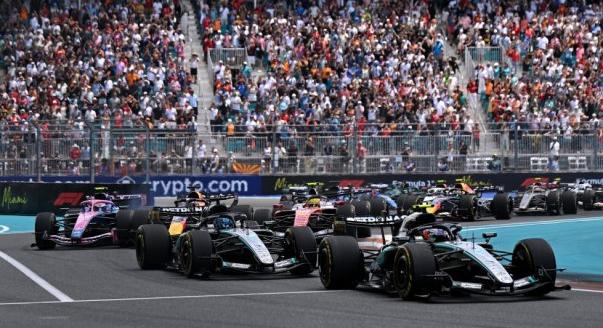 Még a Mercedes is támogatná a V8-as motorok visszatérését