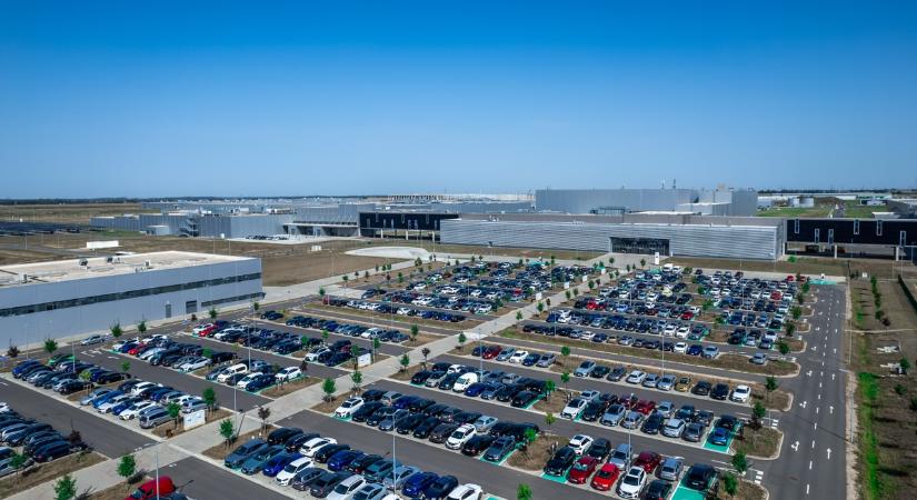 Így töltenek majd százával az elektromos autók Debrecenben