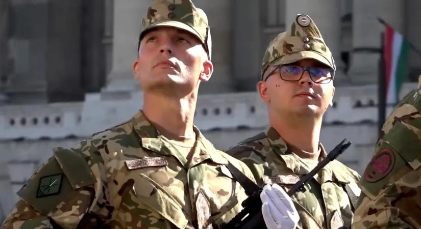 Nem kell visszafizetnie Orbán Gáspárnak a Brit Királyi Katonai Akadémián elvégzett képzés árát