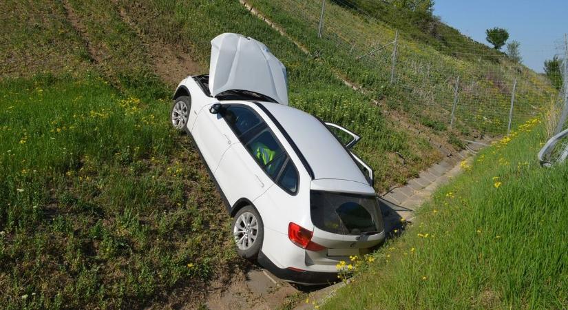 Elaludt az M6-oson – csodával határos módon élte túl a balesetet