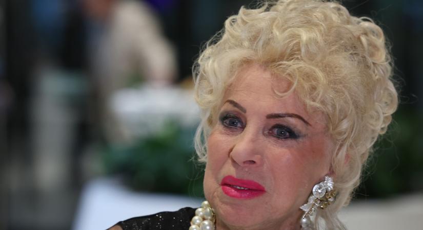 Medveczky Ilona a néhai Károlyi gróf vadászkastélyában él, be sem látni az óriási birtokára: "Egész nyáron pucérkodhatok"