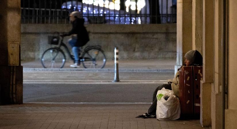 Szépen nézünk ki: Brüsszel végre észrevette, hogy minden ötödik európai szegény, majd elegánsan a tagállamokra tolta a felelősséget