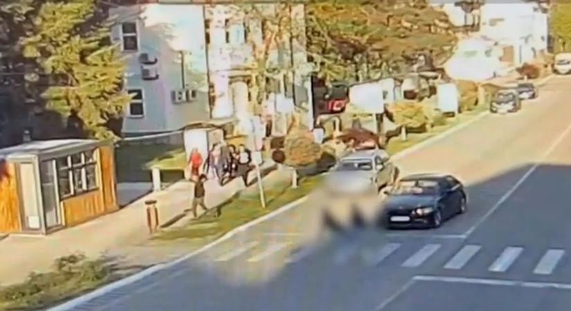 Gázolás a zebrán: végzetes is lehetett volna, hogy a sofőr rángatta a sérült lányt
