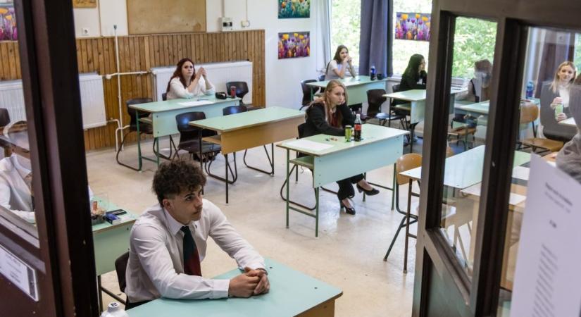 Matekérettségi: exponenciális függvény, gráfos példa és kvartilis az első feladatrészben