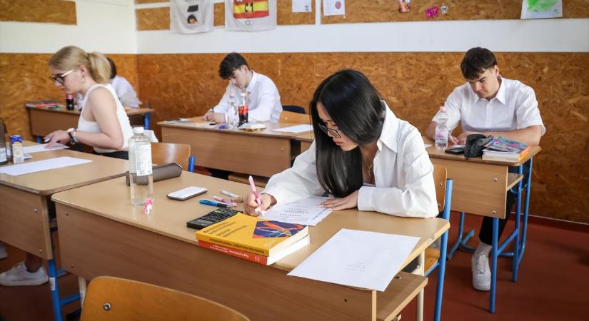 Exponenciális függvénnyel és gráfokkal indult a matekérettségi
