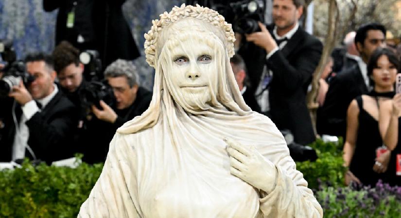 Kicsit kővé dermedtünk az élő szobornak öltözött Heidi Klum láttán