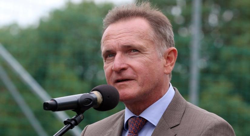 Máris továbbutalta Wáberer György a Tiszás 100 milliót, ide került a pénz