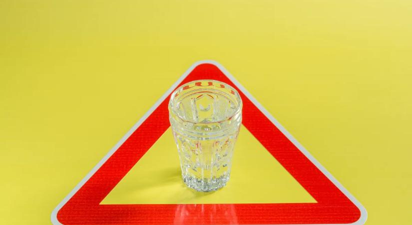 Újabb termékvisszahívás: súlyos mérgezést okozhat ez a vizespohár