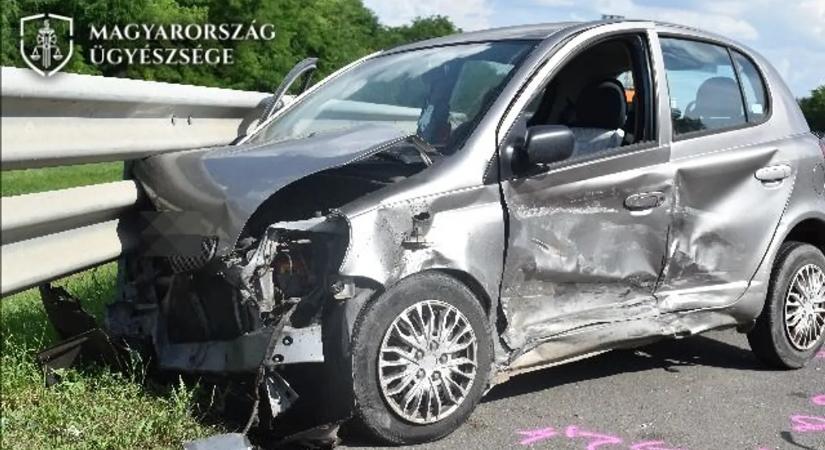 Büntetőfékezett, balesetet okozott, majd segítségnyújtás nélkül elhajtott a helyszínről