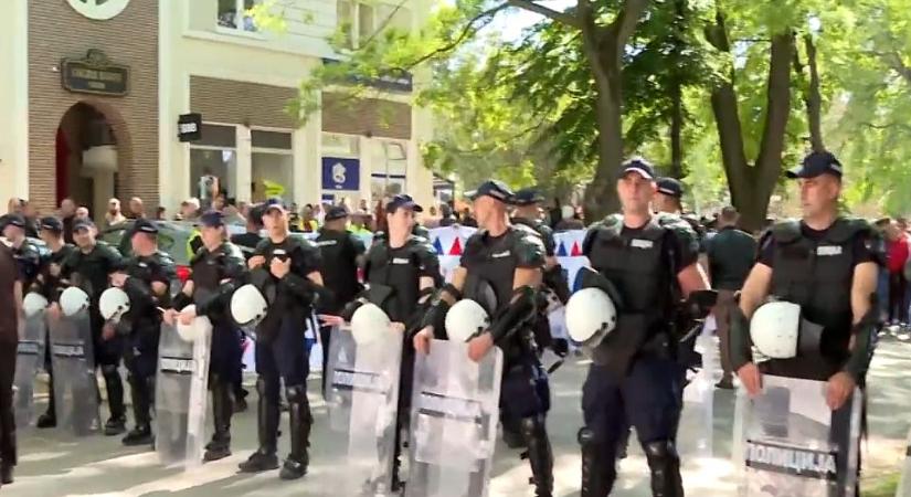 Pattanásig feszült a helyzet Kúlán (videó)