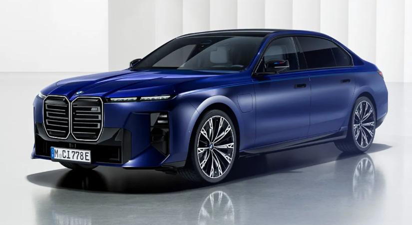 Nemhogy gépi mosóba, még autókozmetikába sem lehet vinni a BMW 7-est!