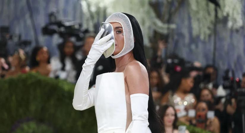 Met-gála legrosszabb ruhái: ezt tényleg felvették? Kylie Jenner és Katy Perry kiakasztotta a netet