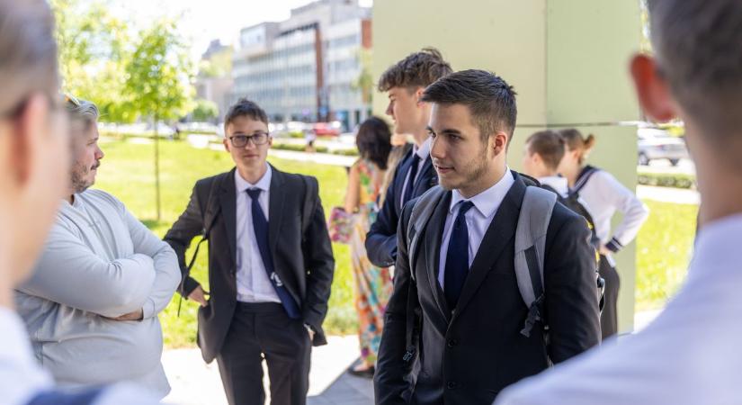 Fotókon a magyar érettségi hivatalos megoldásait - így osztályozhatod le magad