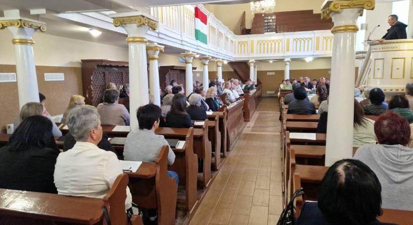 Anyák napi csendes délután Badalóban