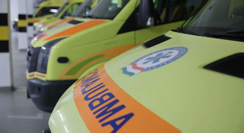 Minden előzmény nélkül összeesett egy férfi a villamoson