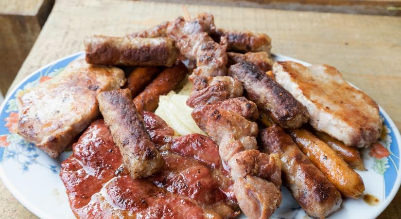 A legjobb módszer a grillételek újramelegítésére: hogyan maradjon a hús olyan szaftos, mintha épp most sütötték volna?