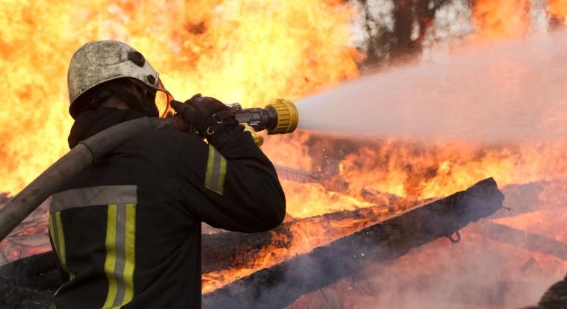 Lángba borult egy lakóház Jánoshalmán