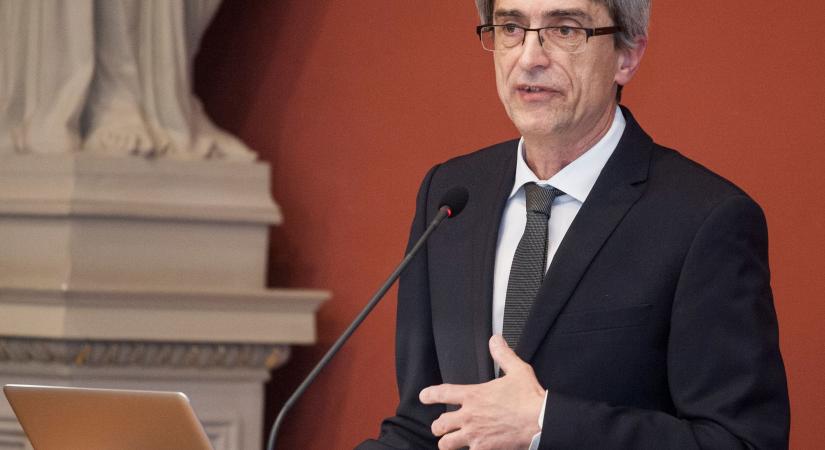 Pósfai Mihály az MTA új elnöke, új korszak kezdődik a tudományos világban