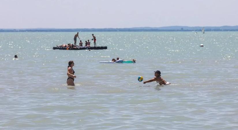 Balatoni strandszezon: minden, amit az idei nyitásról és az árakról tudni lehet