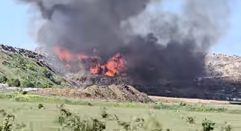Ég a nagyváradi szeméttelep – A füst miatt riasztást küldtek a lakosságnak (VIDEÓ)
