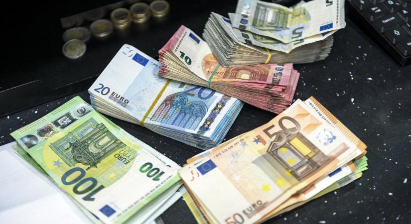 Látótávolságban az euró, az évtized végére lehet közös valutánk