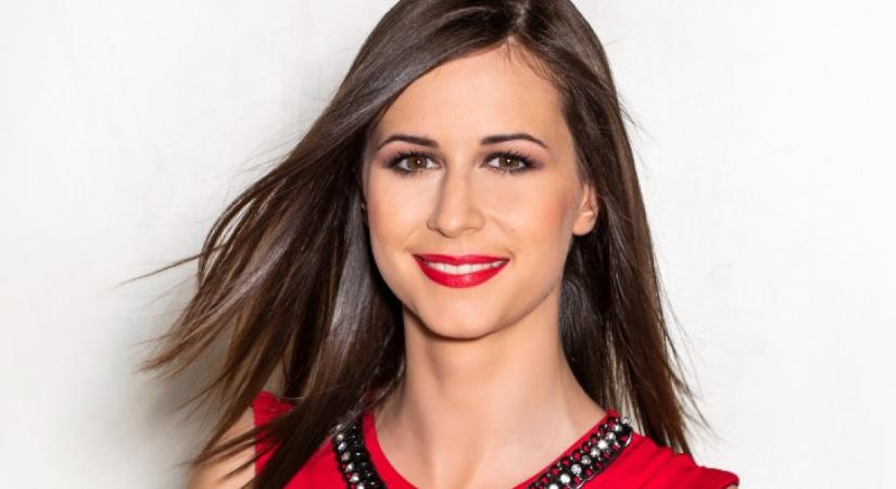 Kismama fotókkal árulta el születendő babája nemét az ATV műsorvezetője