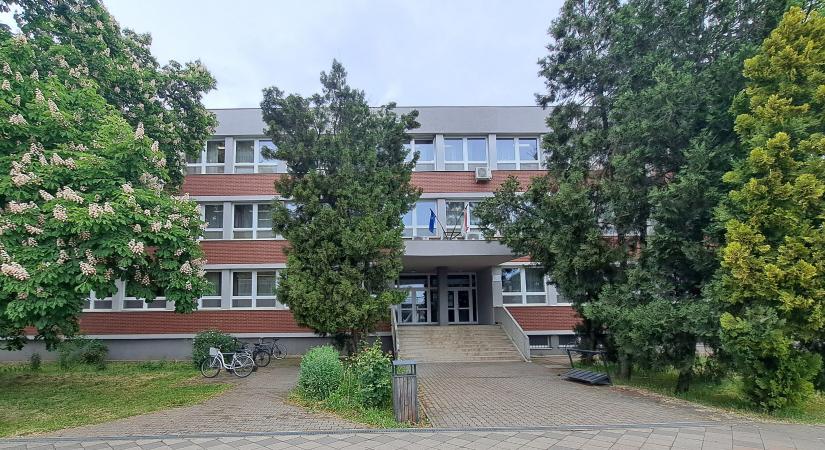 Rendben zajlott a matematika érettségi a Szolnoki Szakképzési Centrum iskoláiban – több mint 600 diák vizsgázott