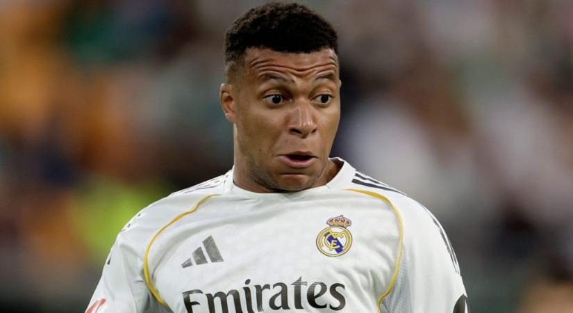 Kiakadtak a Real Madrid szurkolói a vígan nyaralgató Kylian Mbappén, a távozását követelik