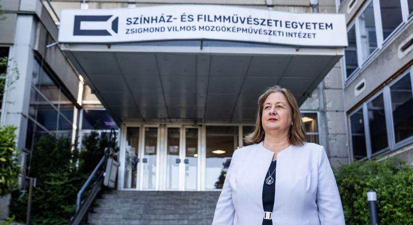 Az SZFE két oktatója után a HÖK is lemondásra szólította fel az egyetem vezetőségét