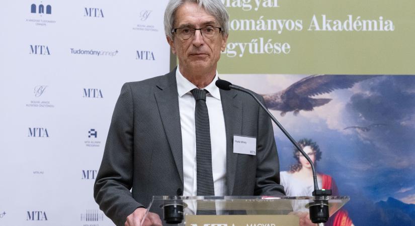 Pósfai Mihály MTA elnök: A mai formájában nem tartható fenn a HUN-REN