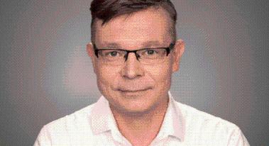 FŐSZERKESZTŐ VÁLTÁS AZ INDEX ÉLÉN