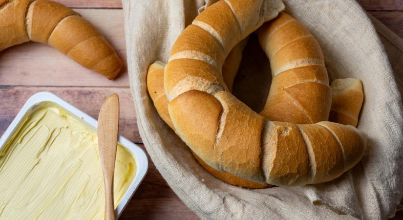 A Kifli és a Használtautó is elhagyja Balásy Gyula államnak felajánlott reklámcégeit
