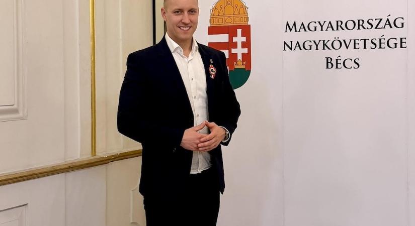 Tavaly is nyert 35 millió forintnyi NKA támogatást az abdai, fidelitasos Juhász Balázshoz köthető 3 egyesület
