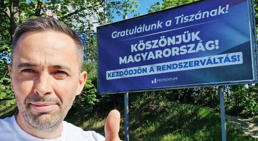 Nagyon akar valamit a Momentum, óriásplakáton hízelegnek a Tiszának