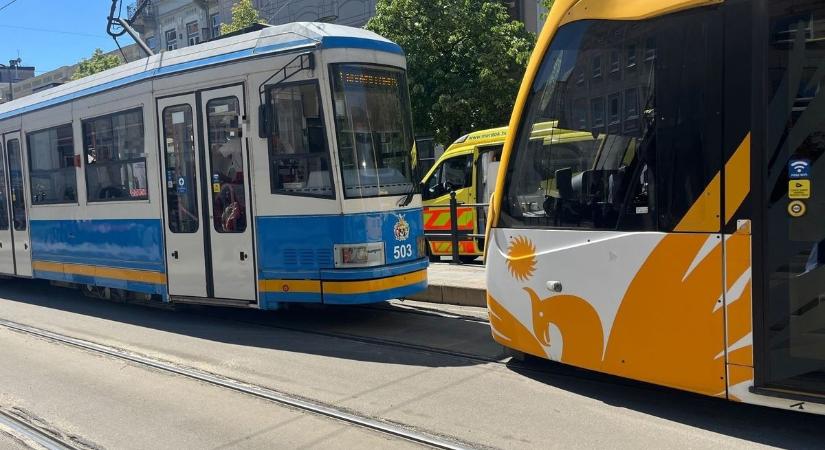 Életmentés a villamoson: újabb részletek derültek ki a debreceni esetről