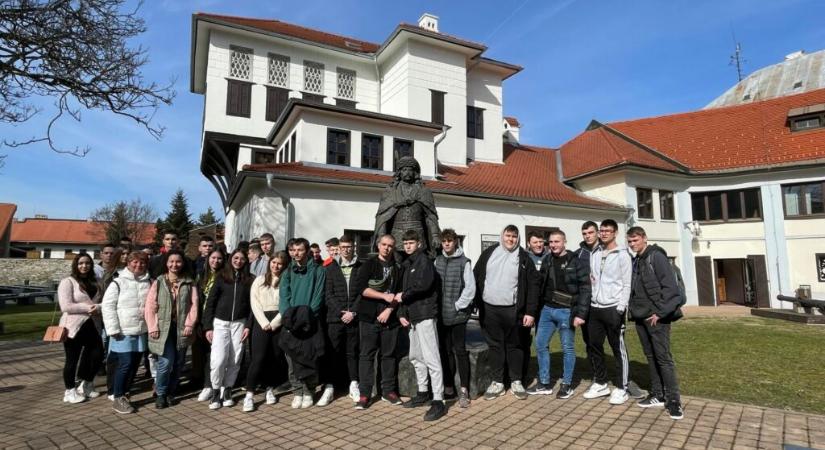Nemzeti Összetartozásnapi Diákutaztatási Program a Kárpát-medencei középiskolások részére